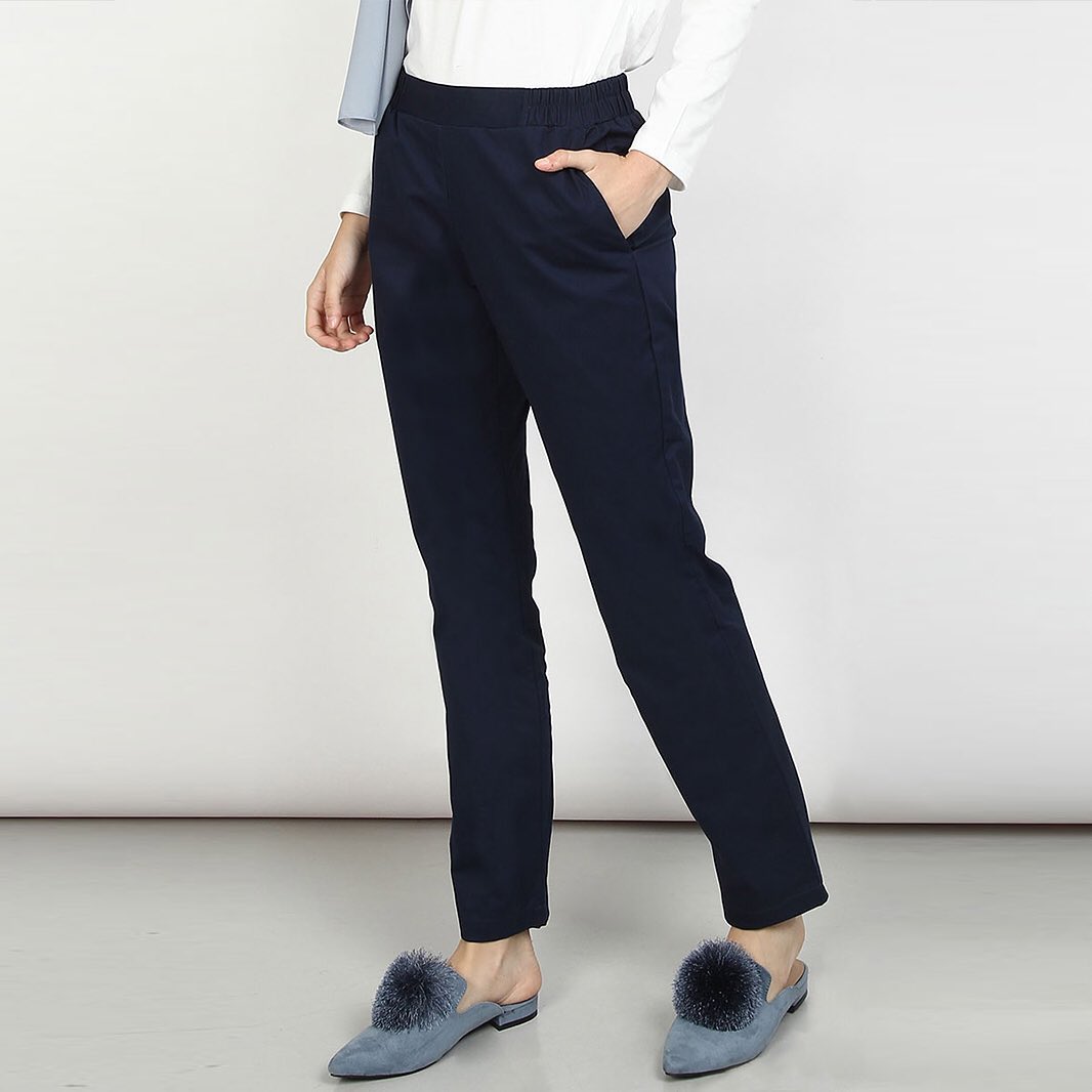 Zaelin, The Pull-On Tappered Pants is sewn from 100% cotton material. This comfortable pair of pants features two side p
